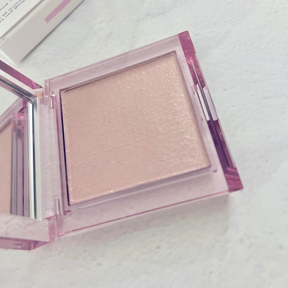 About Face light lock highlighter powder in smother. Ipsy exclusive. BNIB - Picture 7 of 8